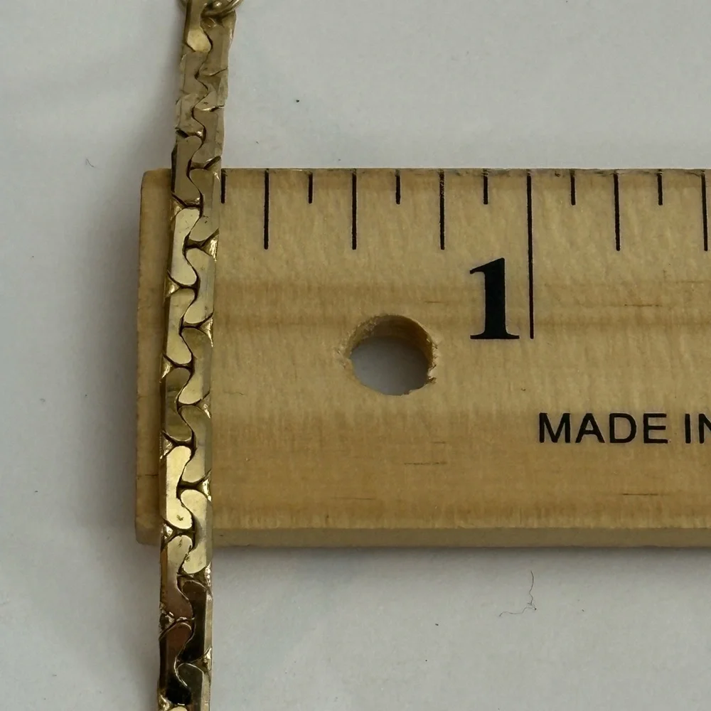 Vintage 80’s‎ Gold tone mariner link bracelet with a spring ring clasp